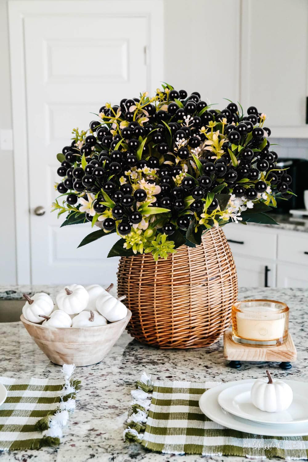 Black Artificial Berry Bouquets 6Pcs for Halloween Decor